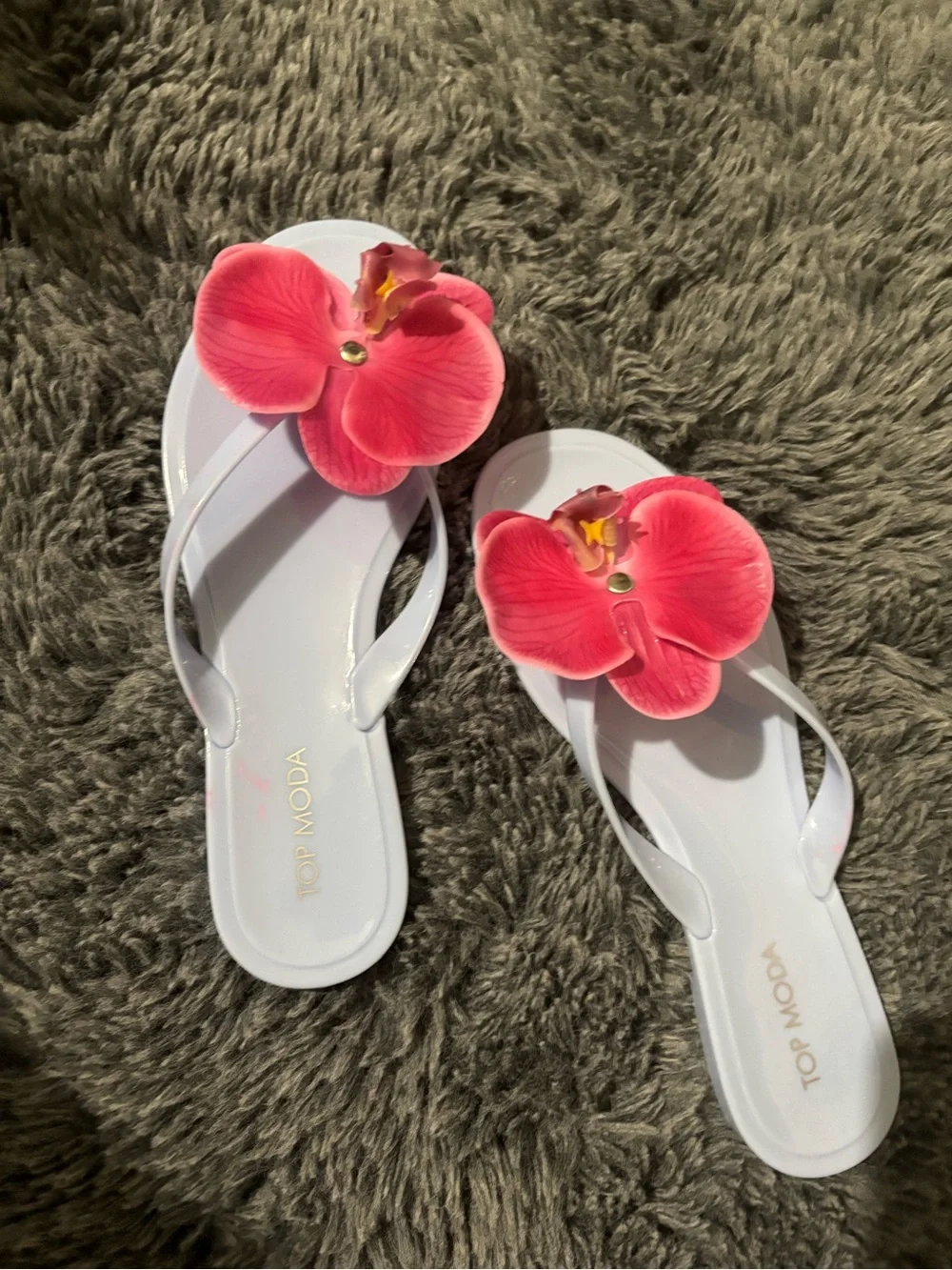 TOP Moda White Flip Flop Sandals with Pink Orchid Detail